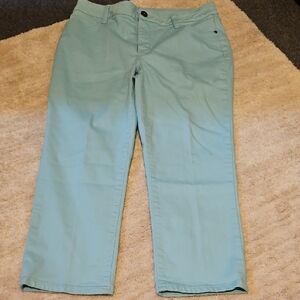 Women's Aqua Capri Jeans